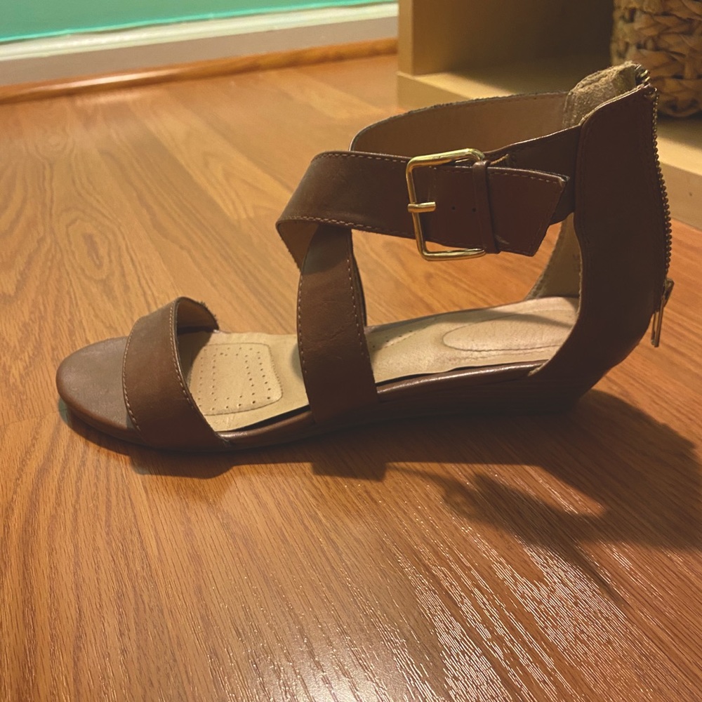 Brown strappy sandals